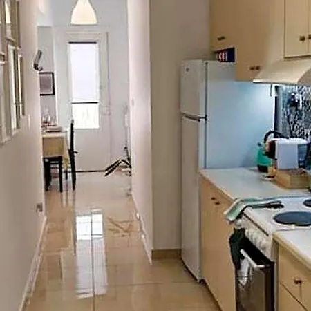 Leo's And Xerxes' Place 4*