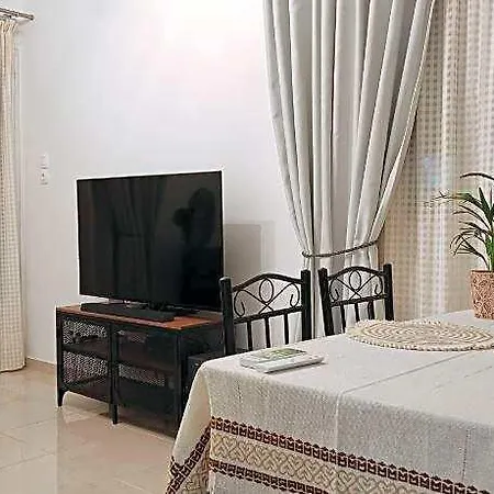 Hotel Leo's And Xerxes' Place 4*