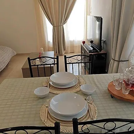 Leo's And Xerxes' Place Hotel
