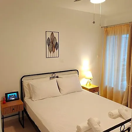 Leo's And Xerxes' Place Hotel