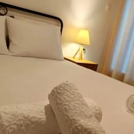 Leo's And Xerxes' Place Hotel